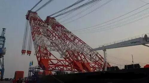 浮式起重機(jī).jpg